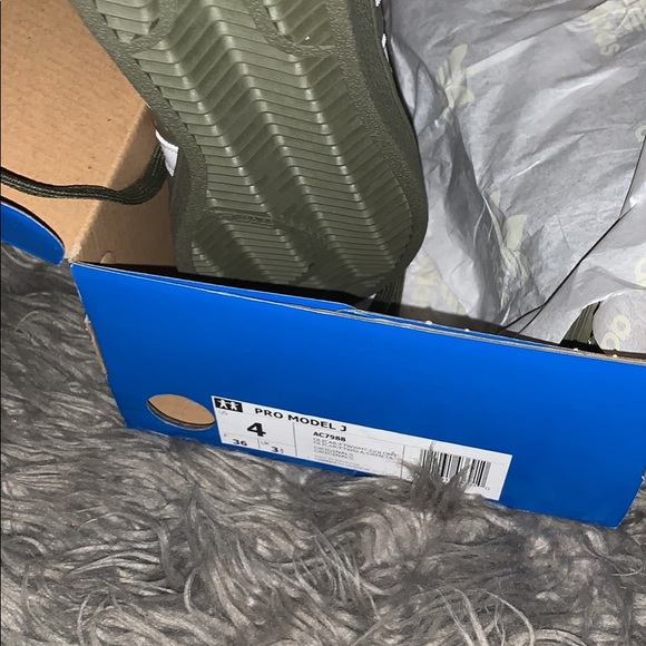 Adidas - Picture 2 of 2